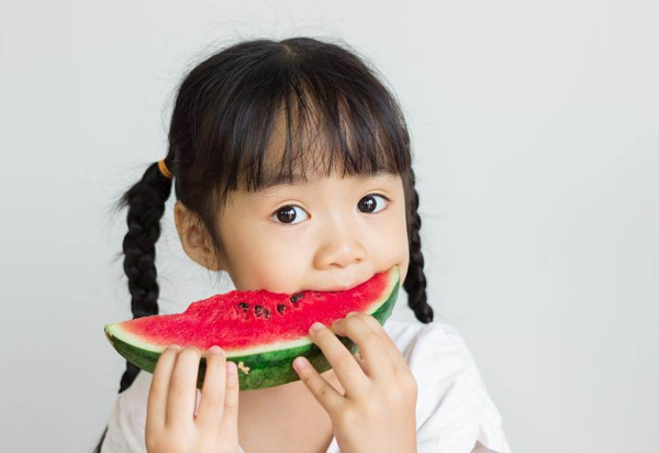 Dạy bé nói tiếng Anh chủ đề trái cây: Từ vựng và Ngữ pháp