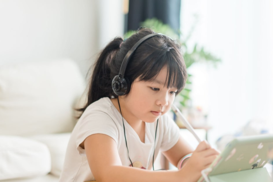 Cho Bé Học Tiếng Anh Online Ở Đâu Tốt?