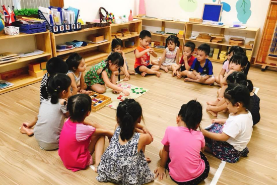 Chọn Lớp Tiếng Anh Cho Trẻ Em Mẫu Giáo: 5+ Tiêu Chí Cần Cân Nhắc